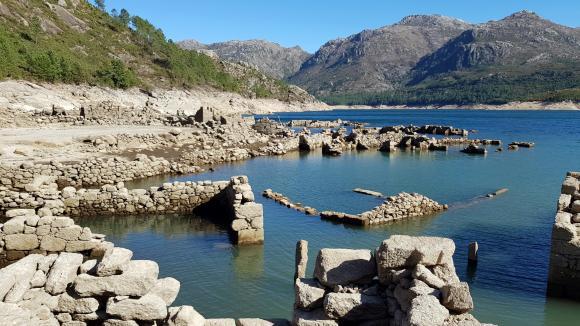 Aldeia de Vilarinho da Furna