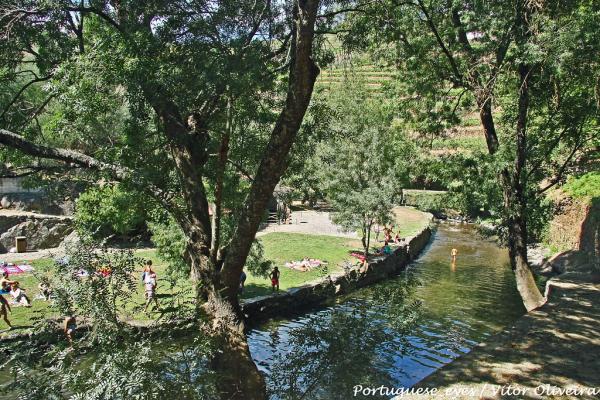 Moinhos Tradicionais da Praia Fluvial do Rio Teixeira