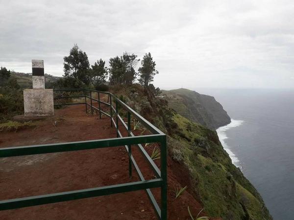 Miradouro do Pico Vermelho