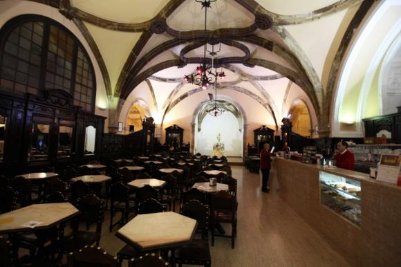 Ouvir Fado - Café Santa Cruz