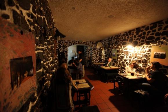 Ouvir Fado - Diligência Bar