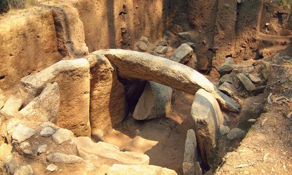 Arqueologia - Dólmen da Cruzinha / Arribadas (Vila Chã)