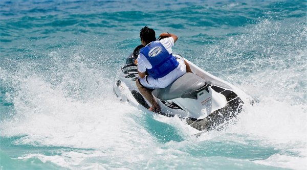 Jet ski