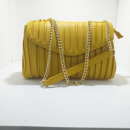 Carteira em ecopele amarela