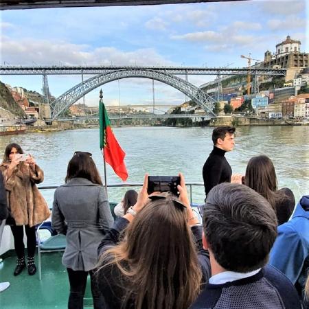 Cruzeiro das 6 Pontes com Jantar e Animação a Bordo