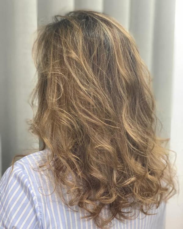 CABELEIREIRO E ESTÉTICA