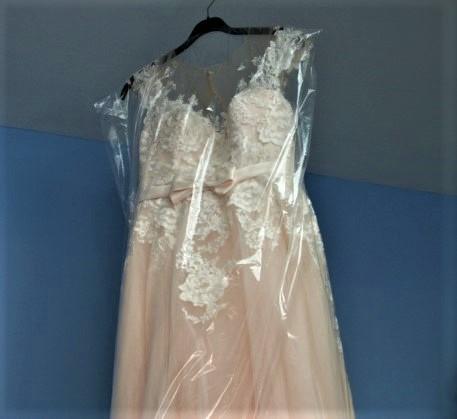 CUIDAMOS DO SEU VESTIDO DE NOIVA