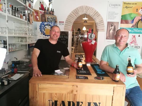 AMBIENTE ACOLHEDOR E DE DESCONTRAÇÃO