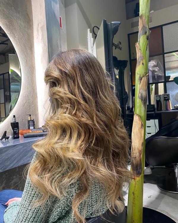 CABELEIREIRO E ESTÉTICA