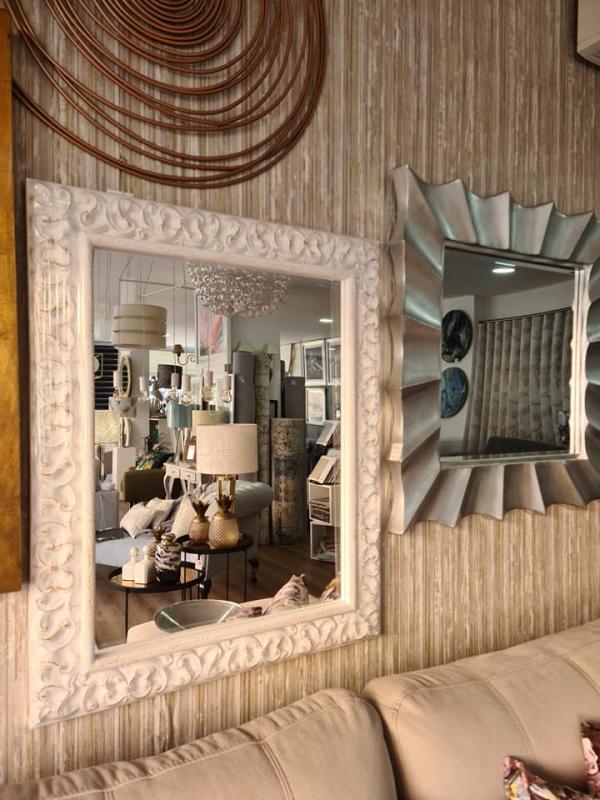 MOLDURAS, QUADROS E ESPELHOS