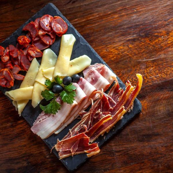 TAPAS | PETISCOS | GARRAFEIRA