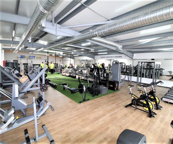 CADEIA DE CLUBES EM BARCELOS E ESPOSENDE