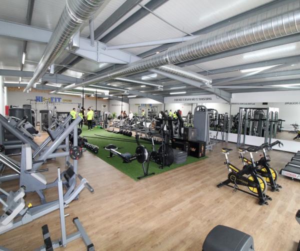 INSTALAÇÕES E EQUIPAMENTOS RECENTES