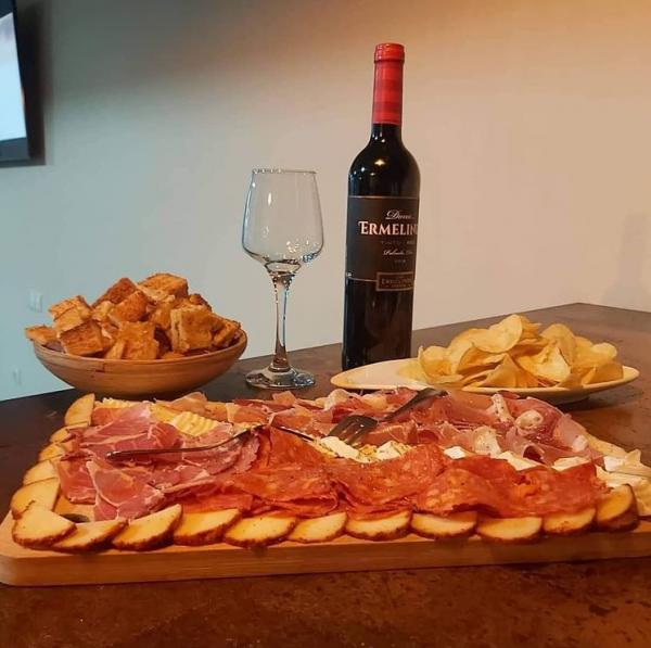 EXCELENTES OPÇÕES DE BEBIDAS E PETISCOS