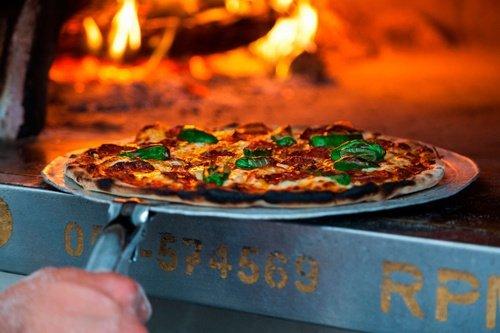 PIZZAS FORNO A LENHA