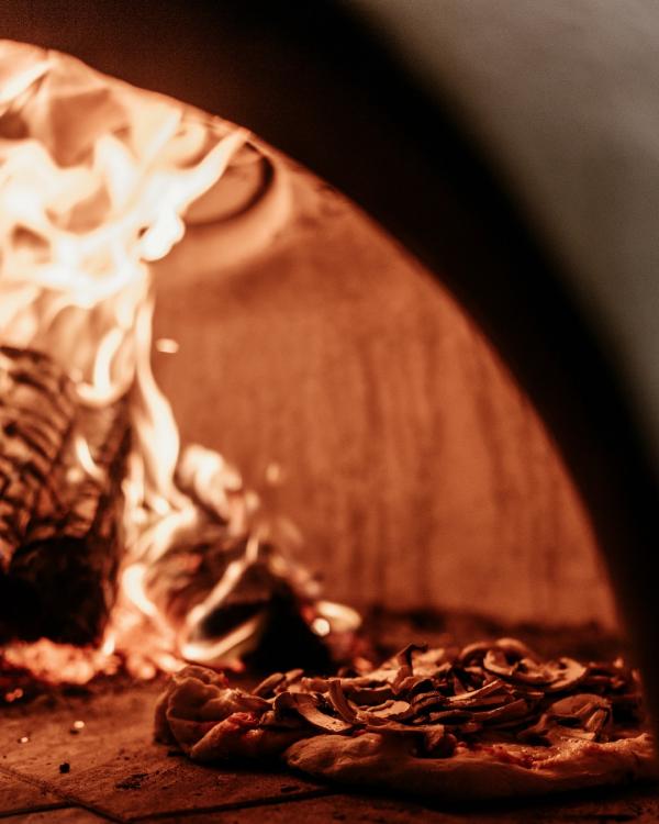 CONFECIONADO NO FORNO A LENHA