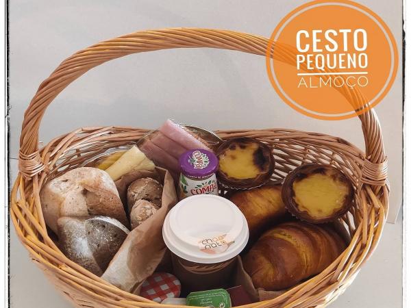 CESTO DE PEQUENO ALMOÇO