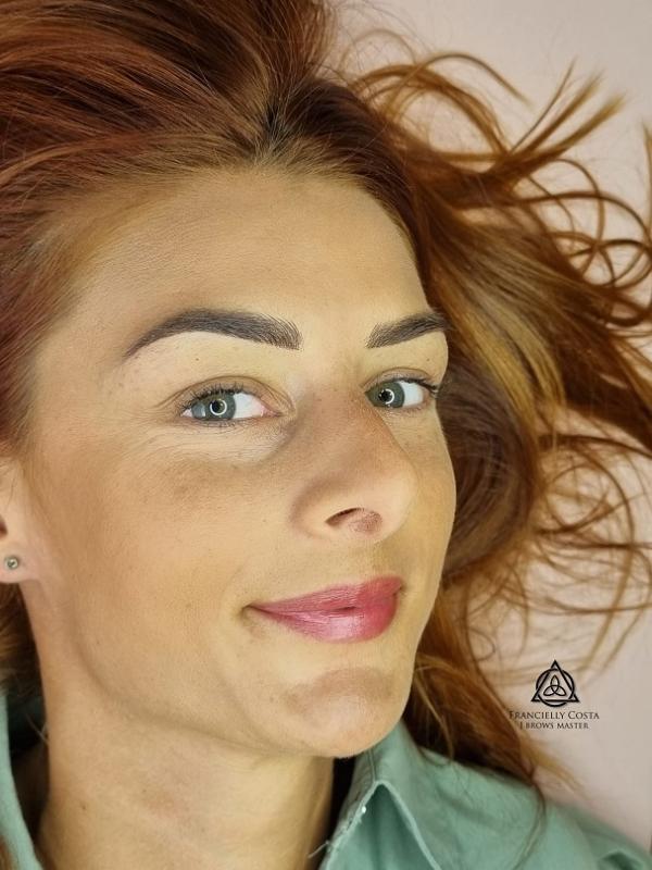 MICROPIGMENTAÇÃO EYELINER