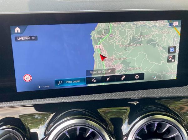 CARROS DE GAMA ALTA E ACESSÍVEIS