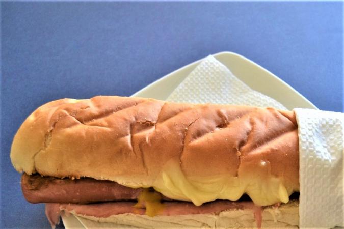 Cachorro à casa (com batata palha)