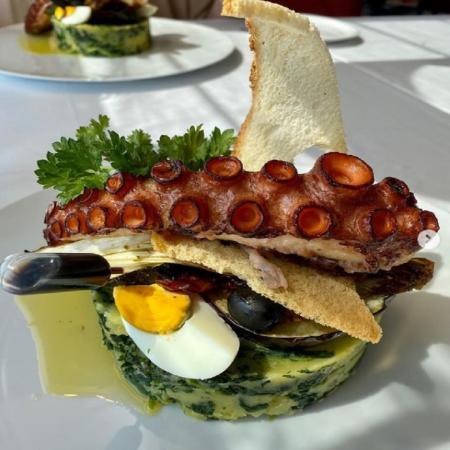 Tostadinhos de porco preto e mozarela