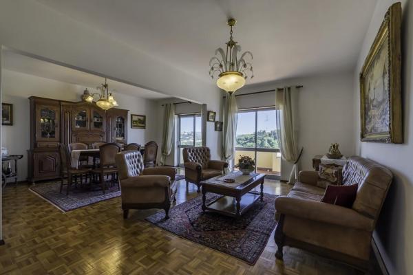 Central Charming Classic Apartment