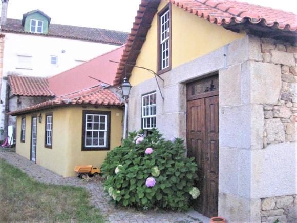 Solar dos Correia Alves